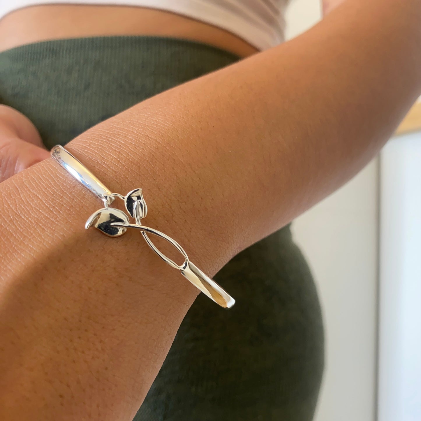 Small Wrist Bracelet Bangle with Leaf