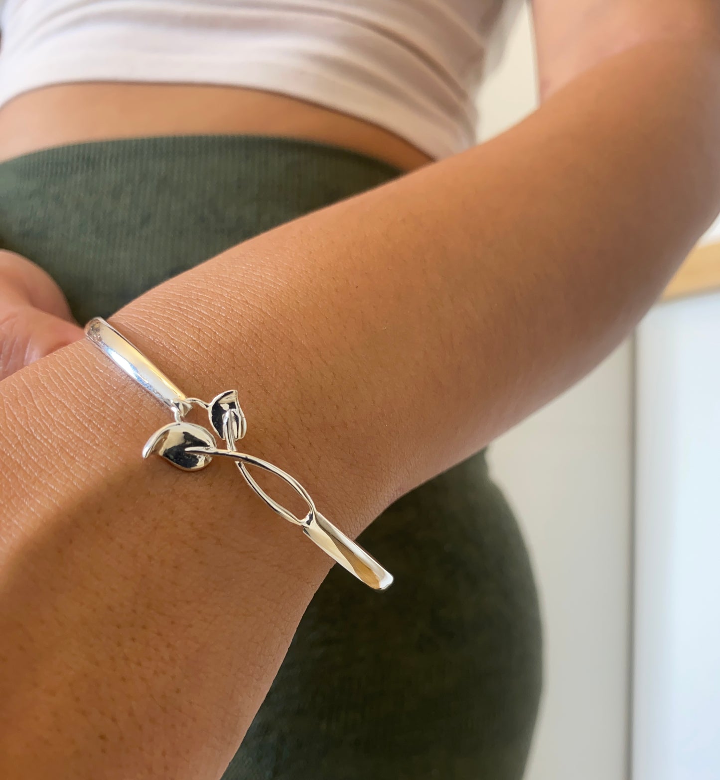 Leaf Hook Bangle