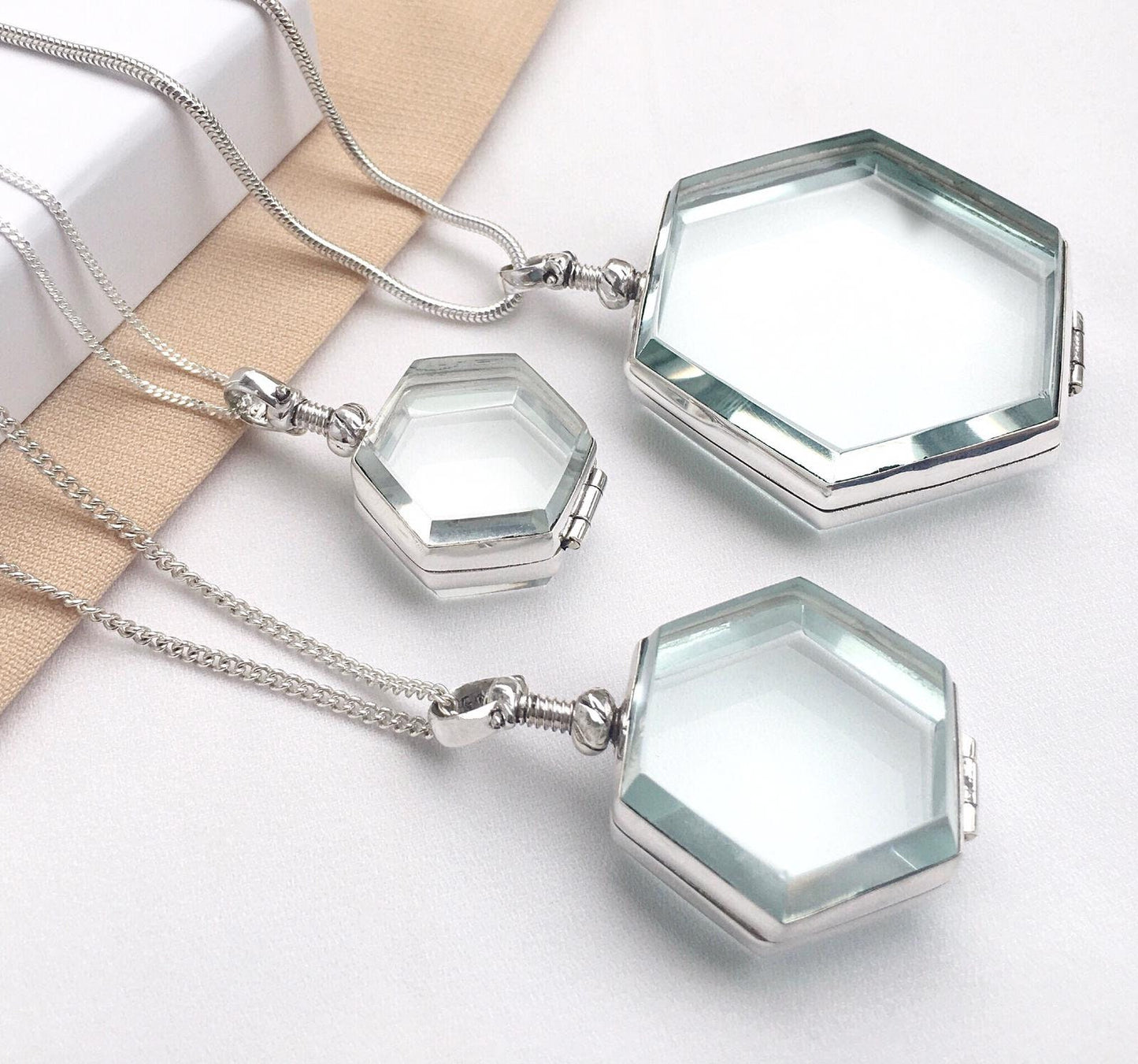 Deep Beehive Hexagon Locket Pendant Honeycomb Locket Gift for Bee Lover Wedding Jewelry Keepsake Locket Personalised Crystals Gems Locket