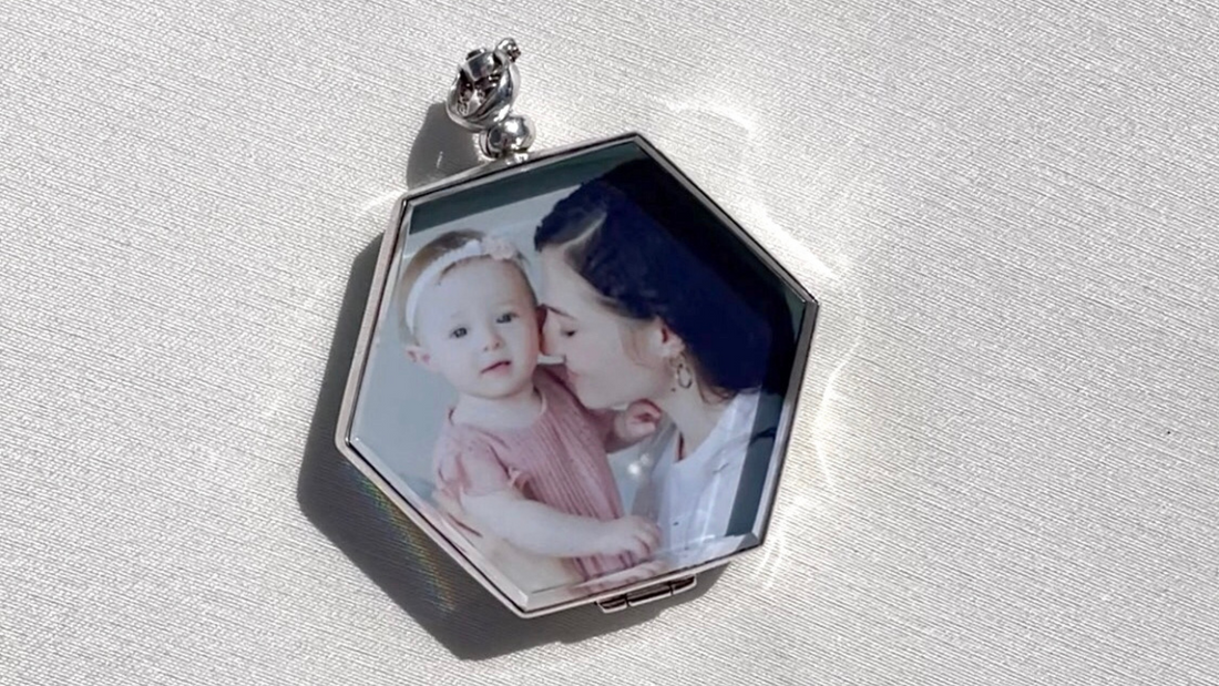 Kelly Locket How To Get A Photo For A Locket (step-by-step Guide) | TAFT Independent