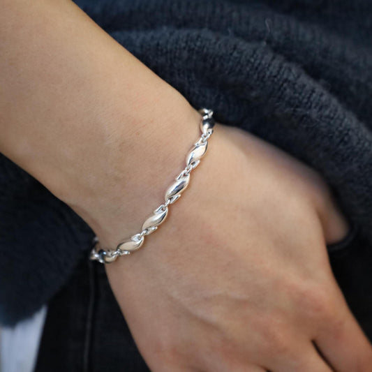 925 Silver Handmade Statement Minimalist Seahorse linked Bracelet Silver Anniversary Jewelry Gift to Wife Jewelry Gift to Grandma Bracelet