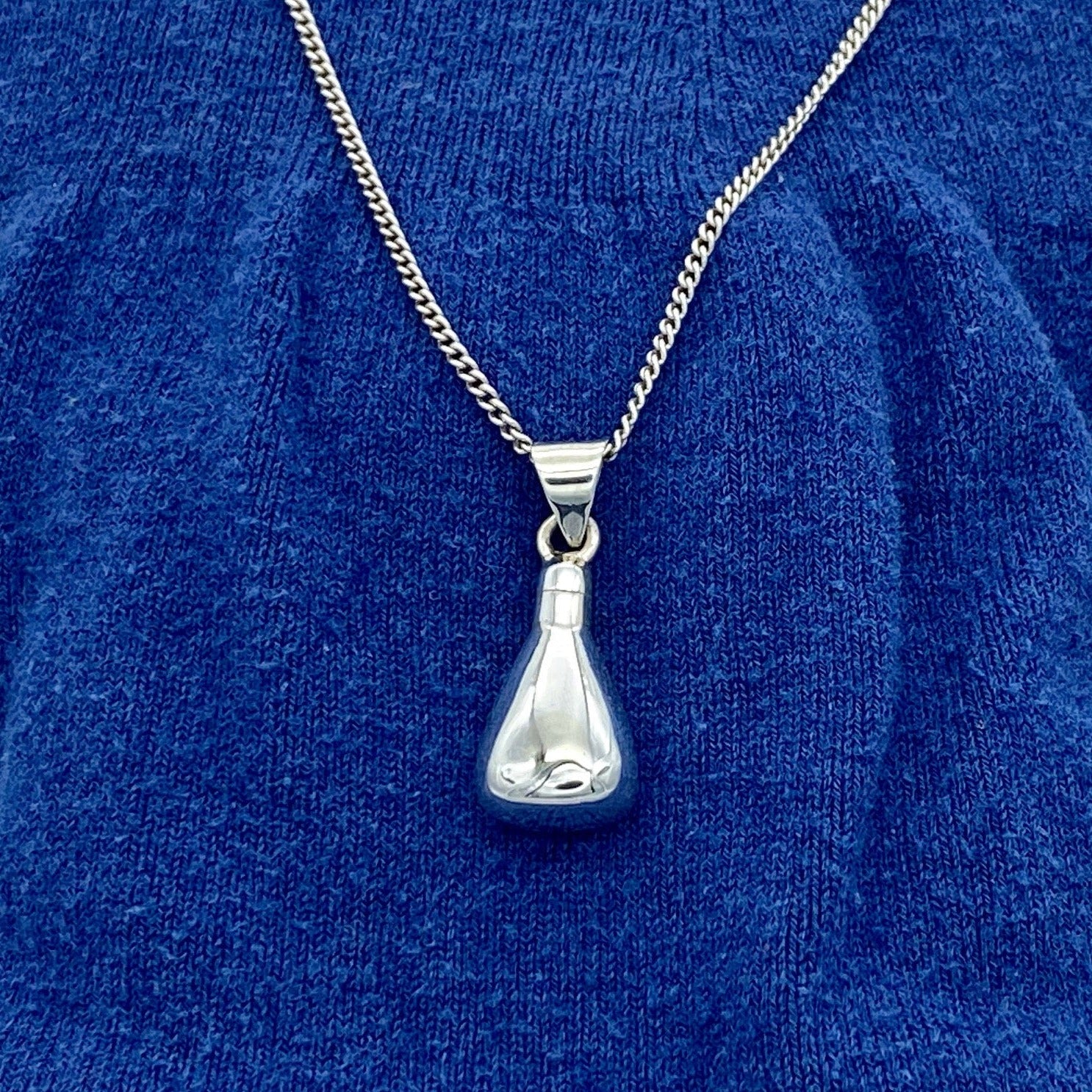 Silver Urn Pendant for Ashes, Urn Memorial Jewelry, Urn on a Chain, Urn for Ashes of a Long Lost Loved One. Urn to Remember Family Member