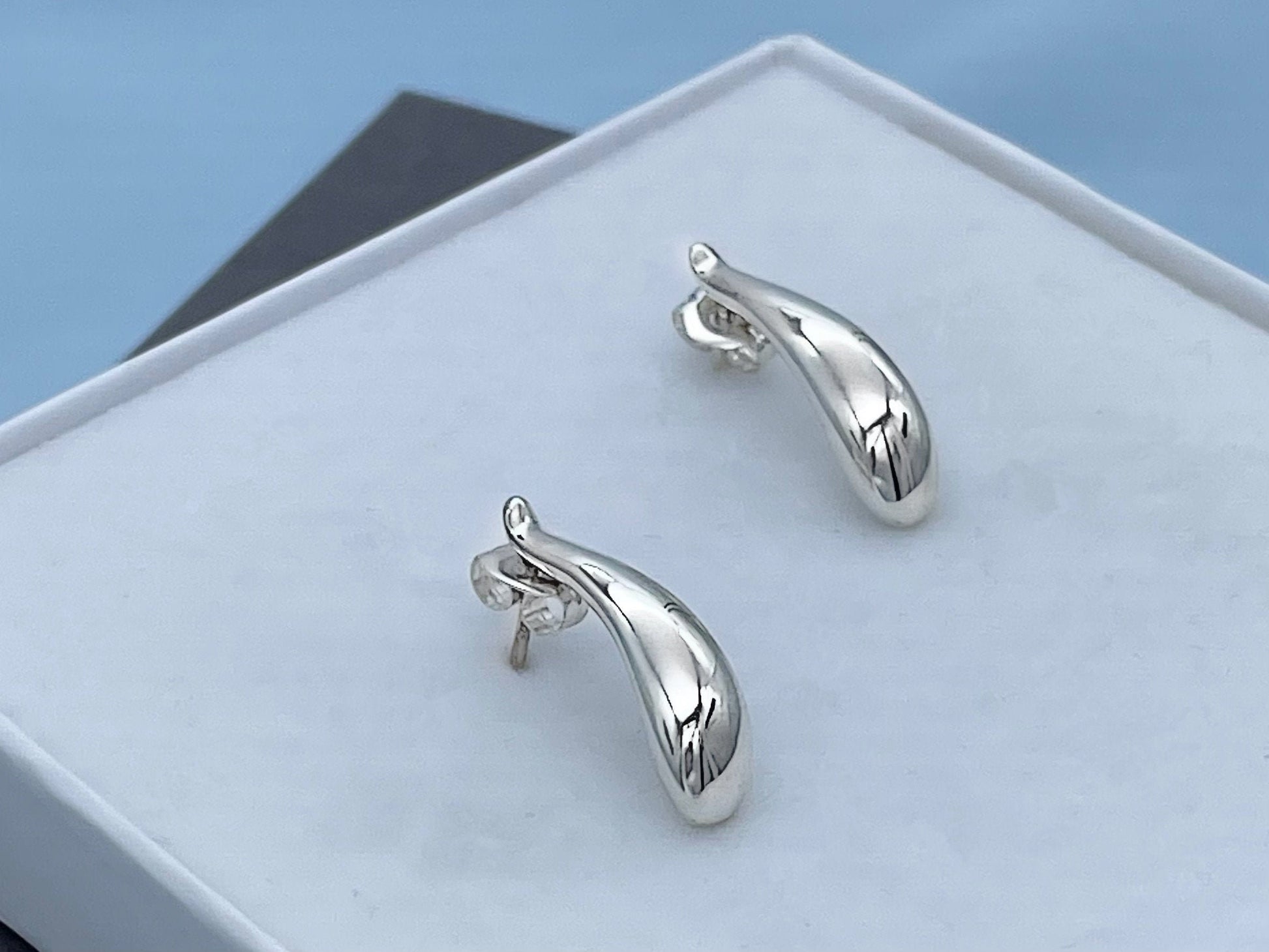Minimalist Sterling Silver Teardrop Earrings, Sterling Silver Stud Earrings, Modern silver studs, Dew Drops Studs, 925 Solid Silver Stud