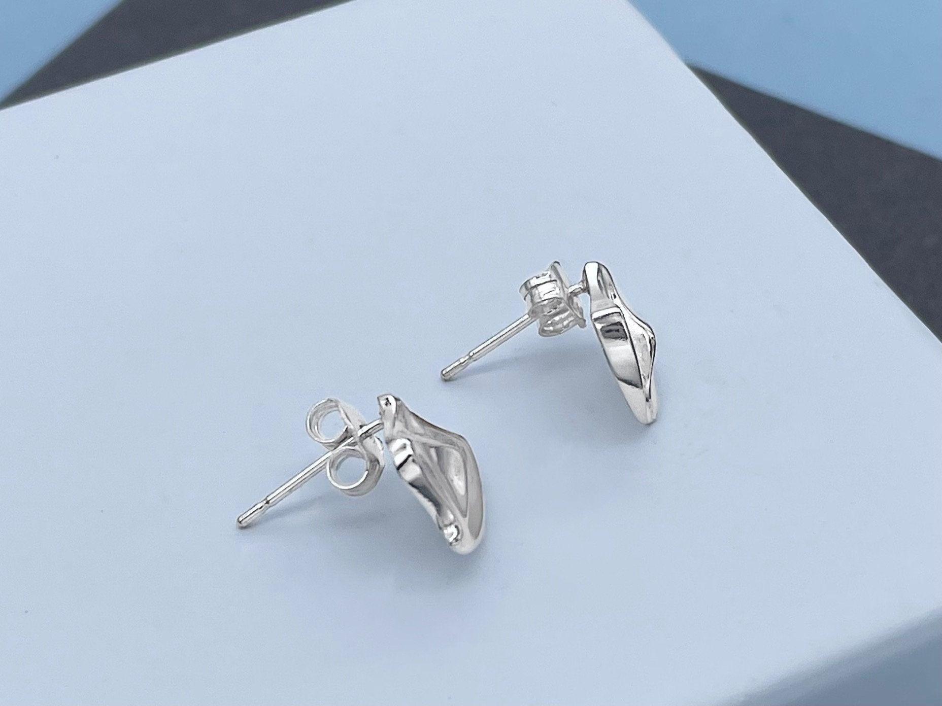 Minimalist Sterling Silver Sail Shaped Earrings, Sterling Silver Stud Earrings, Modern silver sail shaped studs, 925 Solid Silver Stud