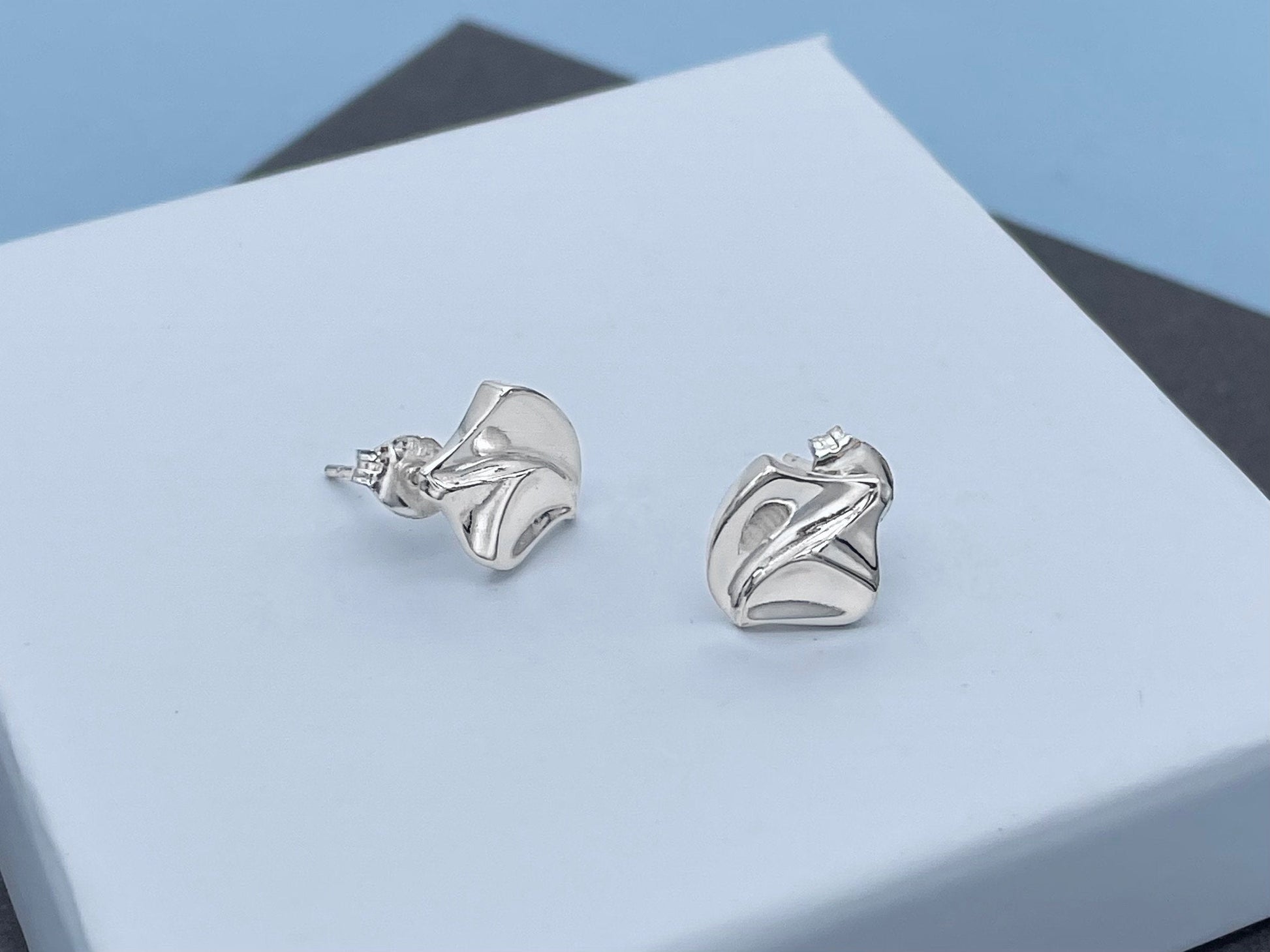 Minimalist Sterling Silver Sail Shaped Earrings, Sterling Silver Stud Earrings, Modern silver sail shaped studs, 925 Solid Silver Stud