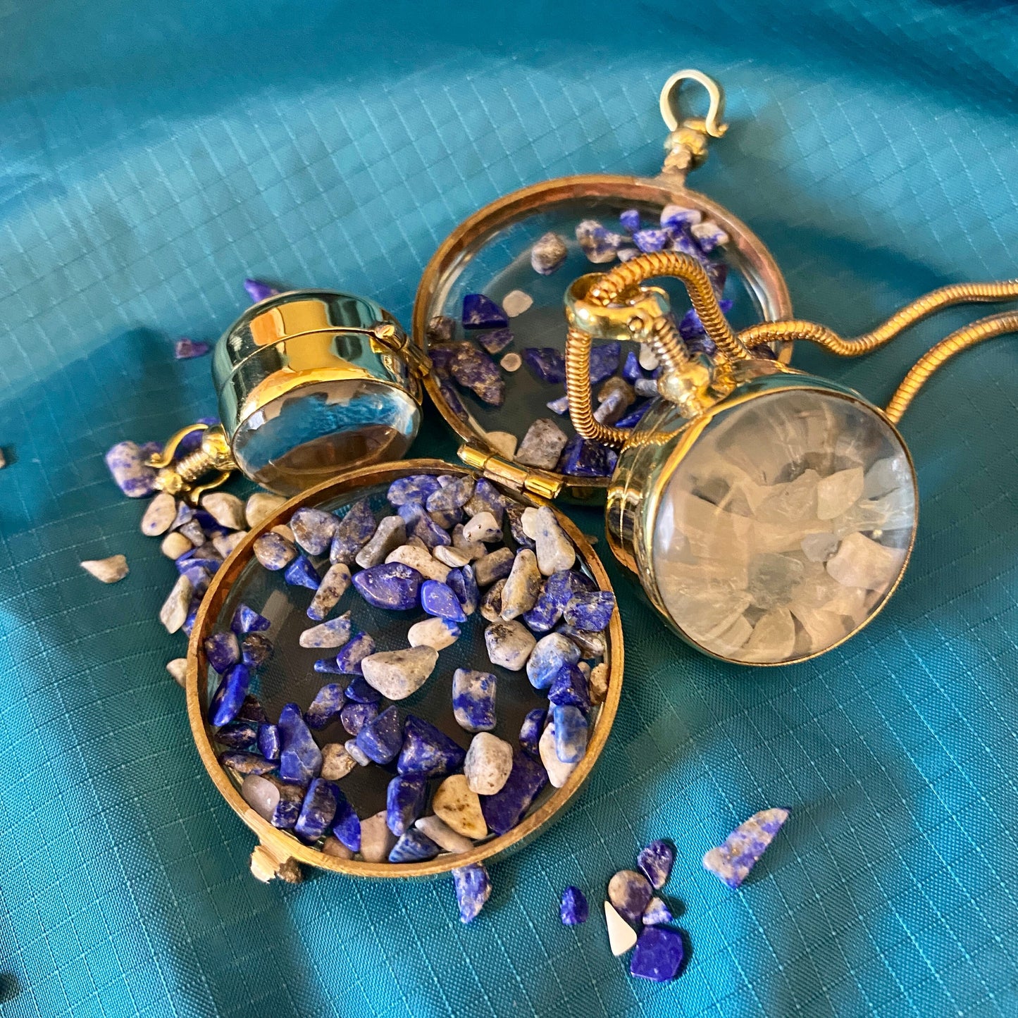 Round Circle locket necklace for birthstones and keepsakes, choose your size, choose a chain, gold shaker locket, gift for her add your gems