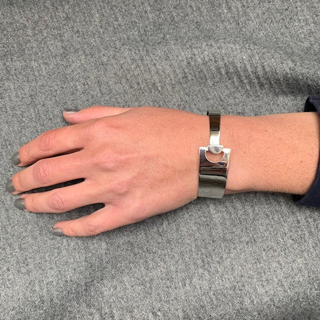 Wide Rectangle With Hole Bracelet - Mon Bijoux